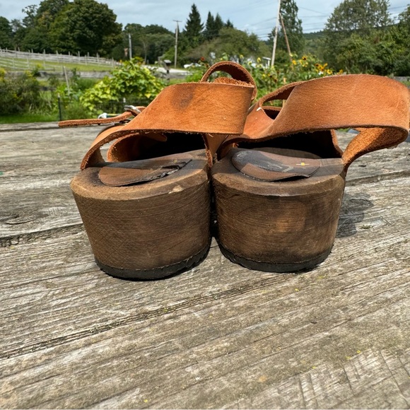 Low Wood in Brown Clogs in Oiled Nubuck on Brown Base Size 38 (US 8) - Picture 3 of 8